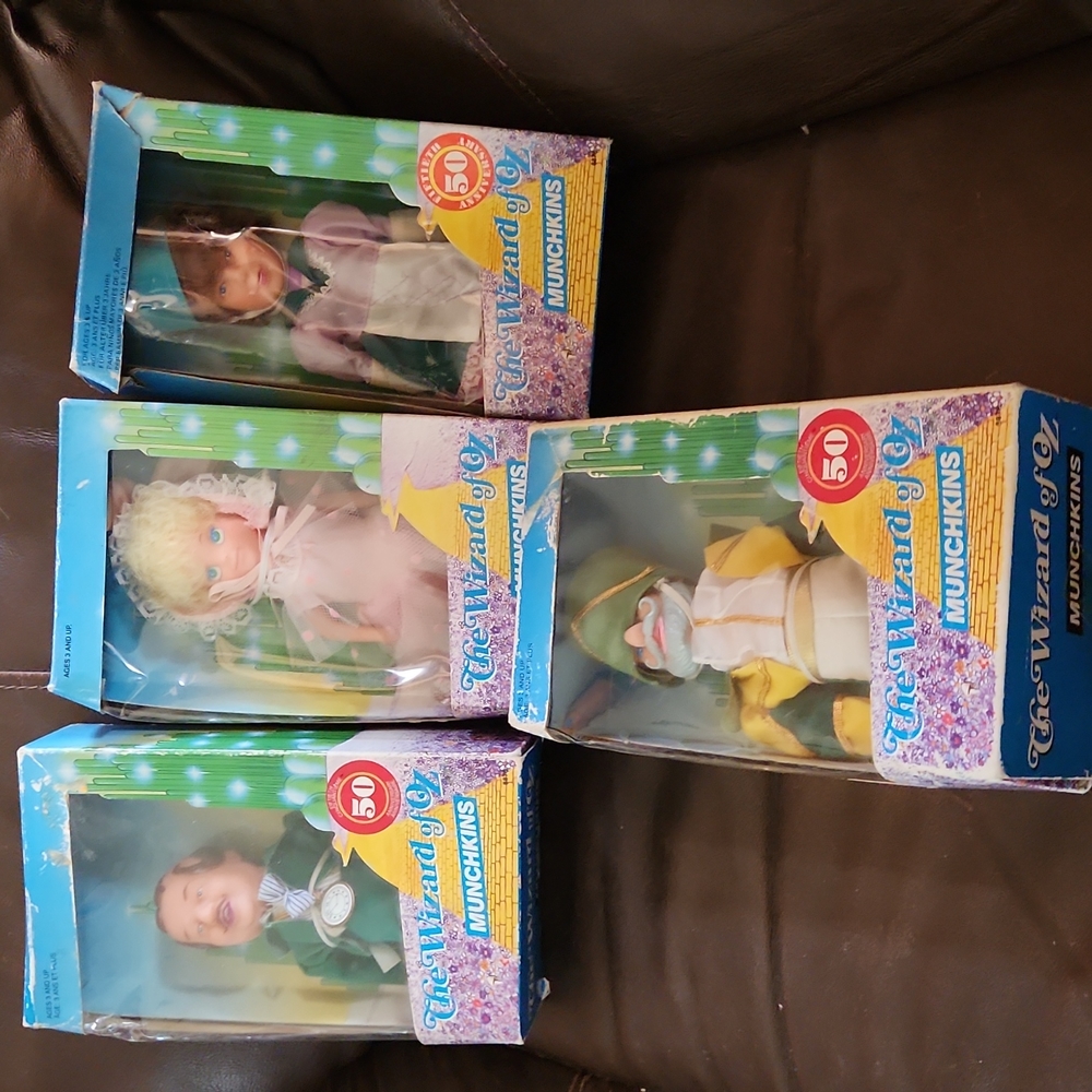 VINTAGE 1988 SET of 4 Munchkins dolls
